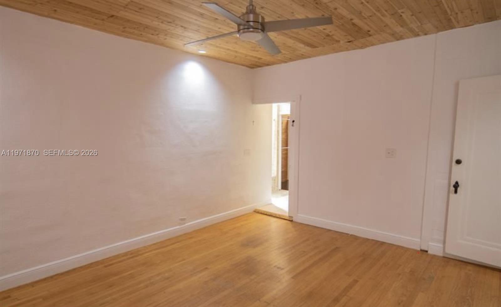 3050 Alton Rd Miami Beach, FL 33140