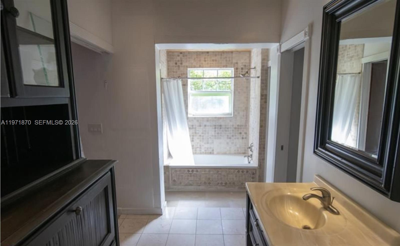 3050 Alton Rd Miami Beach, FL 33140