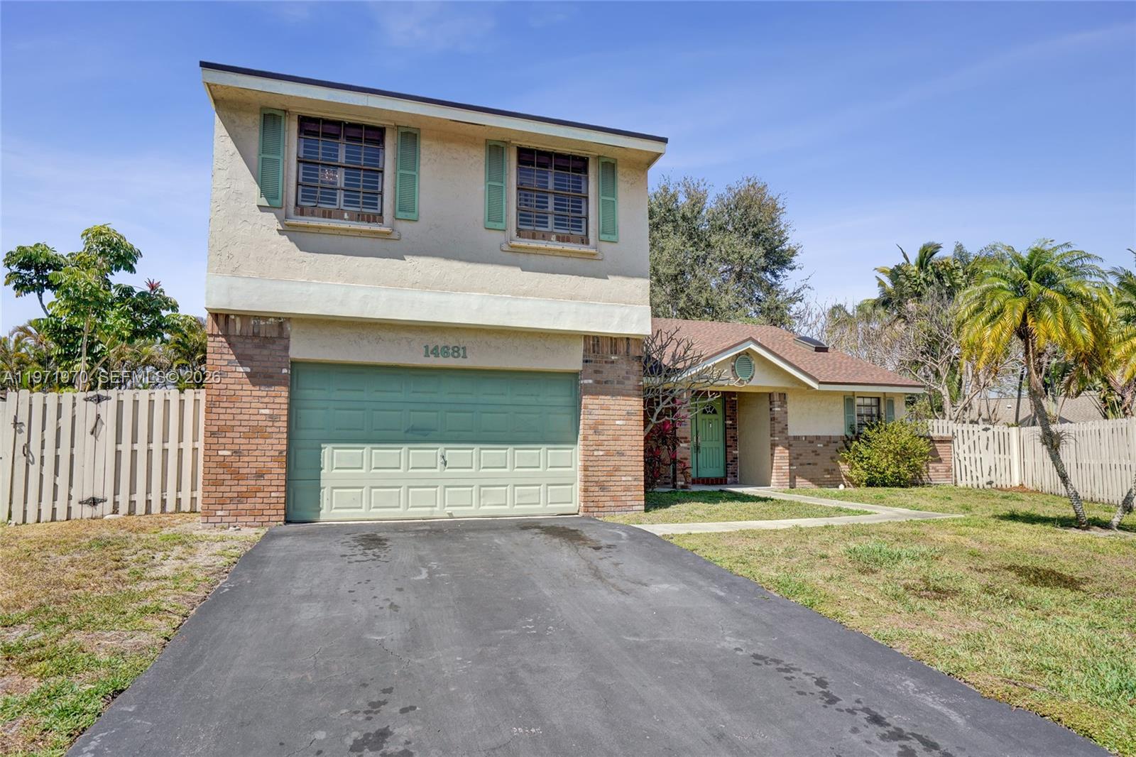 14681 Poplar Hl Ct Davie, FL 33325