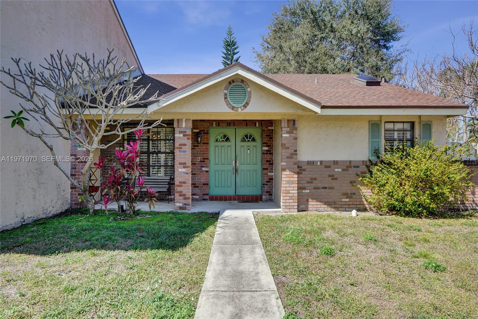 14681 Poplar Hl Ct Davie, FL 33325