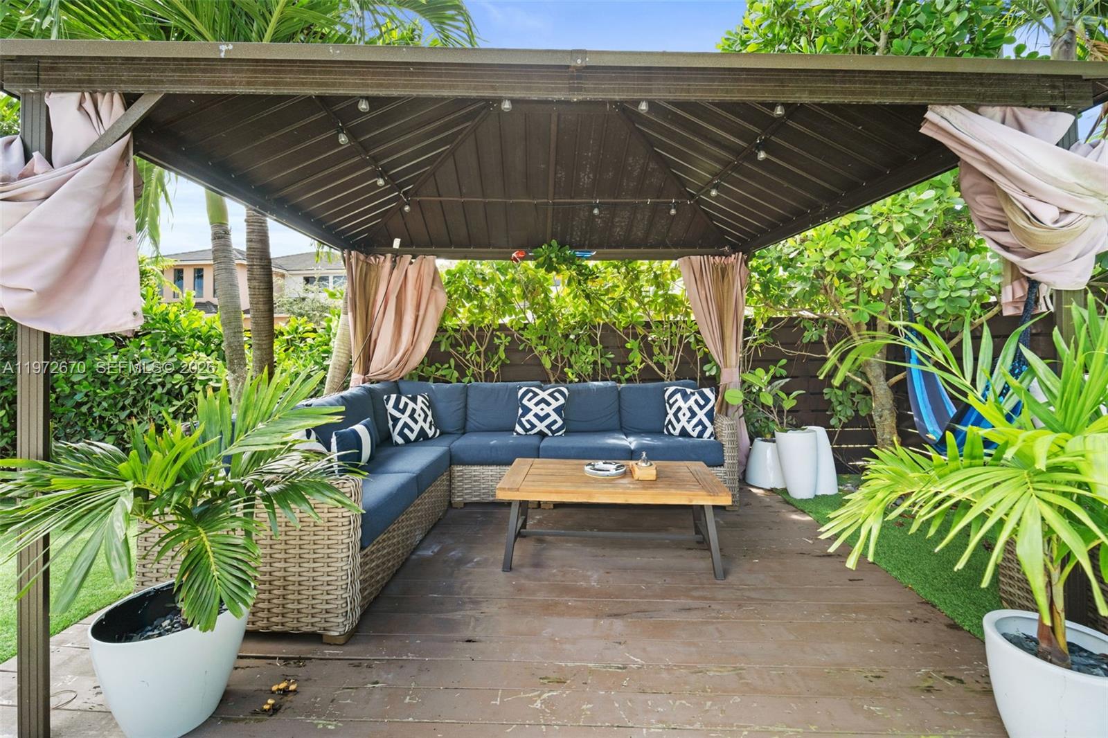 15450 NW 88th Ave Miami Lakes, FL 33018