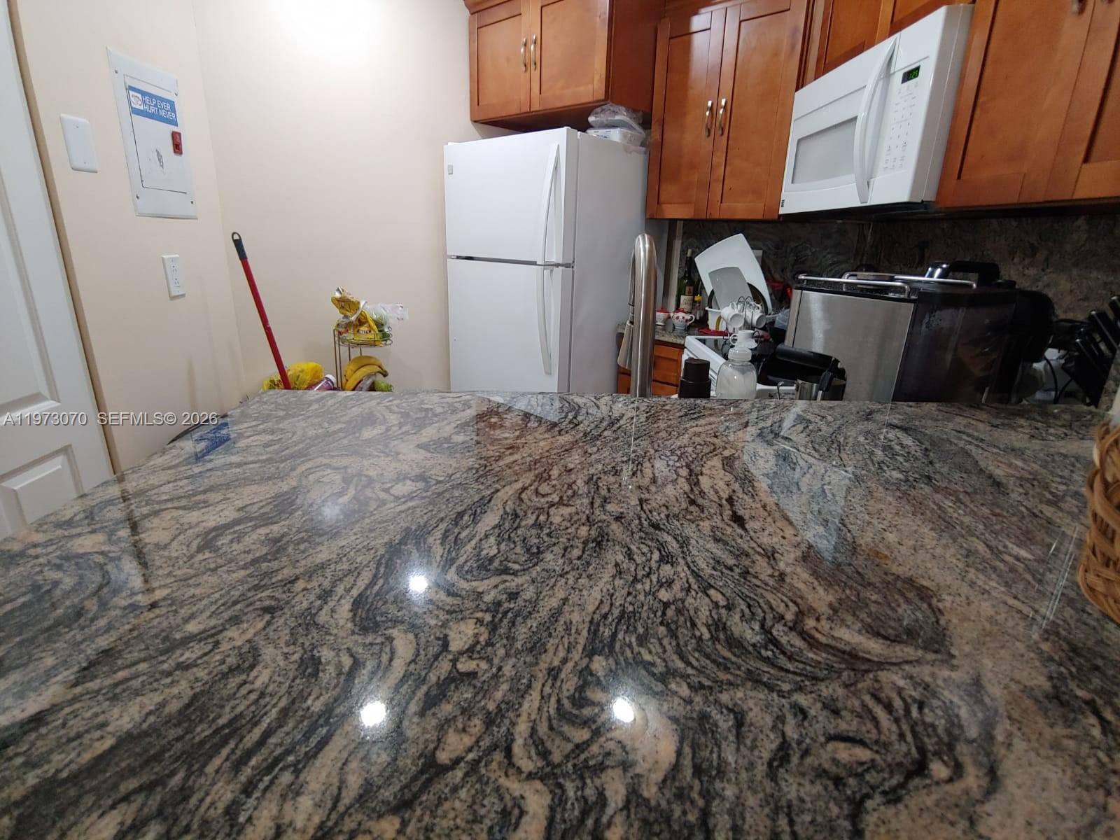 690 W Park Dr #2-204 Miami, FL 33172