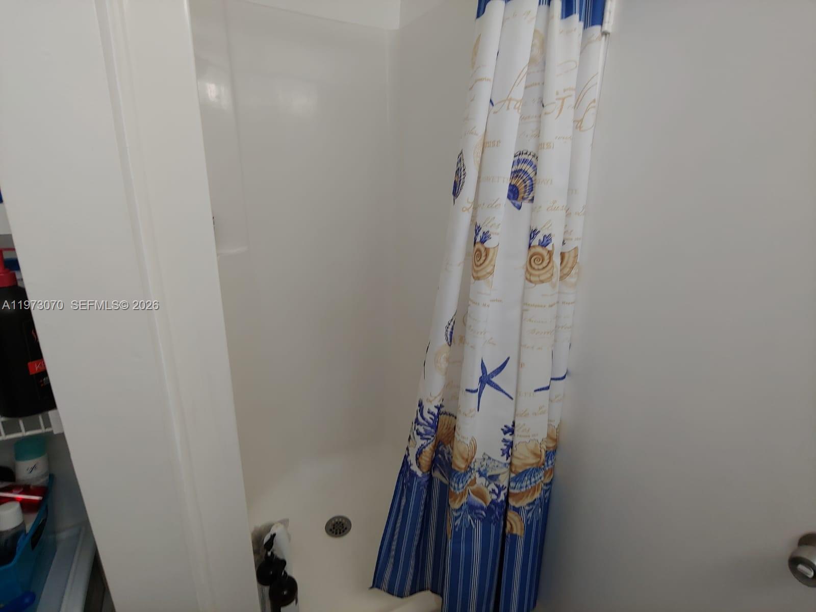 690 W Park Dr #2-204 Miami, FL 33172