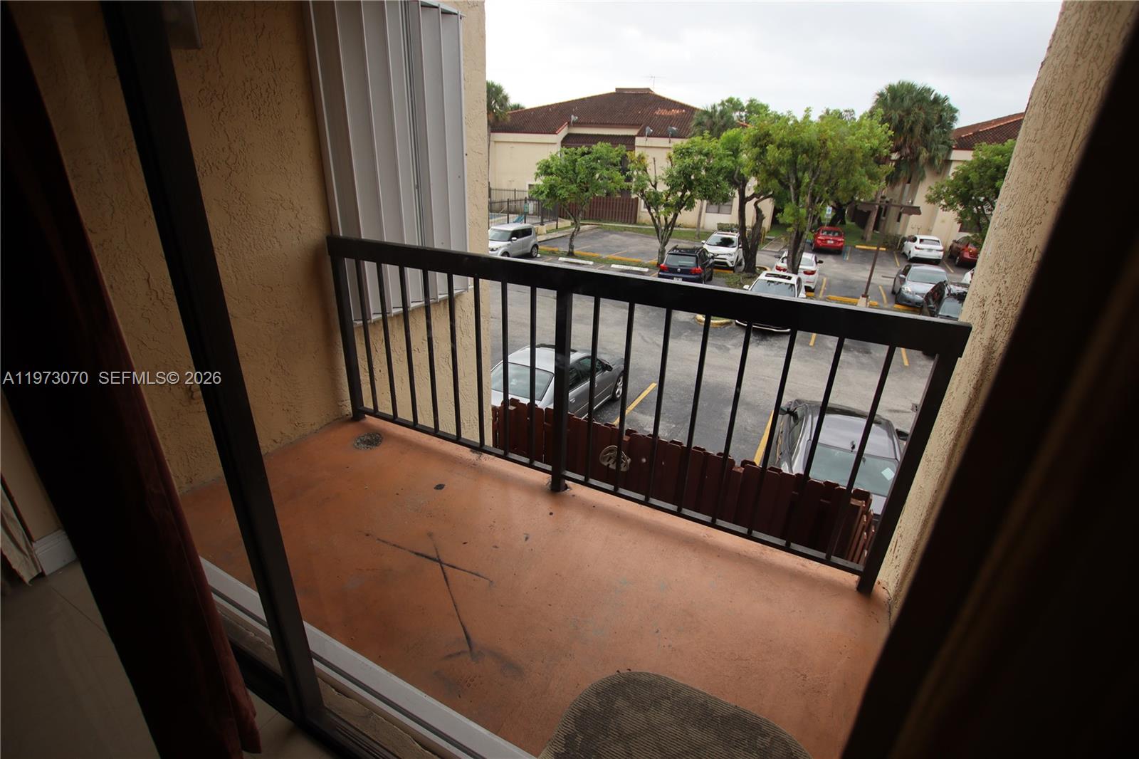 690 W Park Dr #2-204 Miami, FL 33172