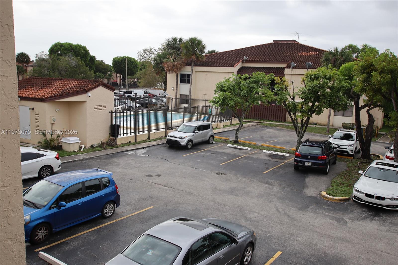 690 W Park Dr #2-204 Miami, FL 33172