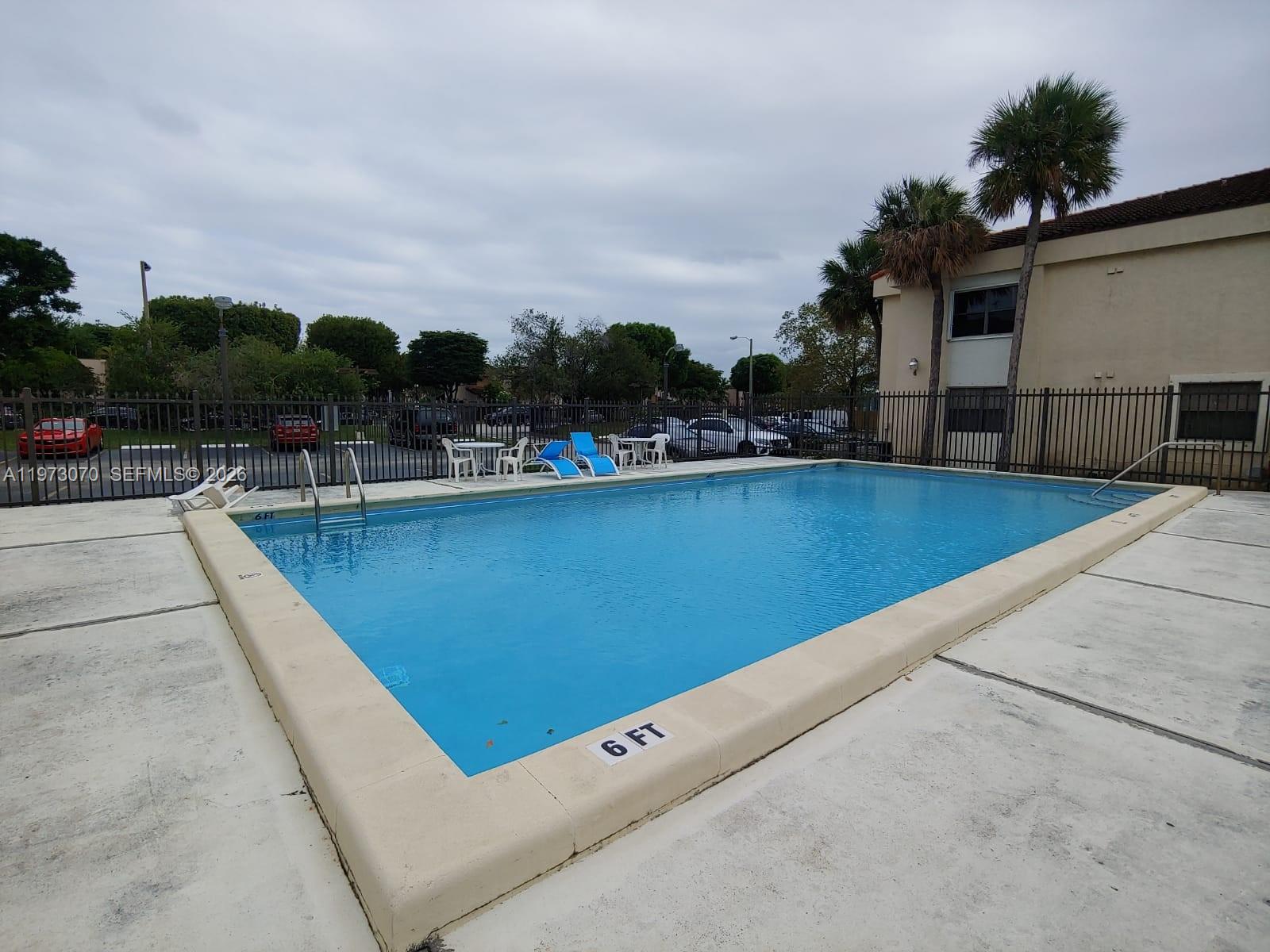 690 W Park Dr #2-204 Miami, FL 33172