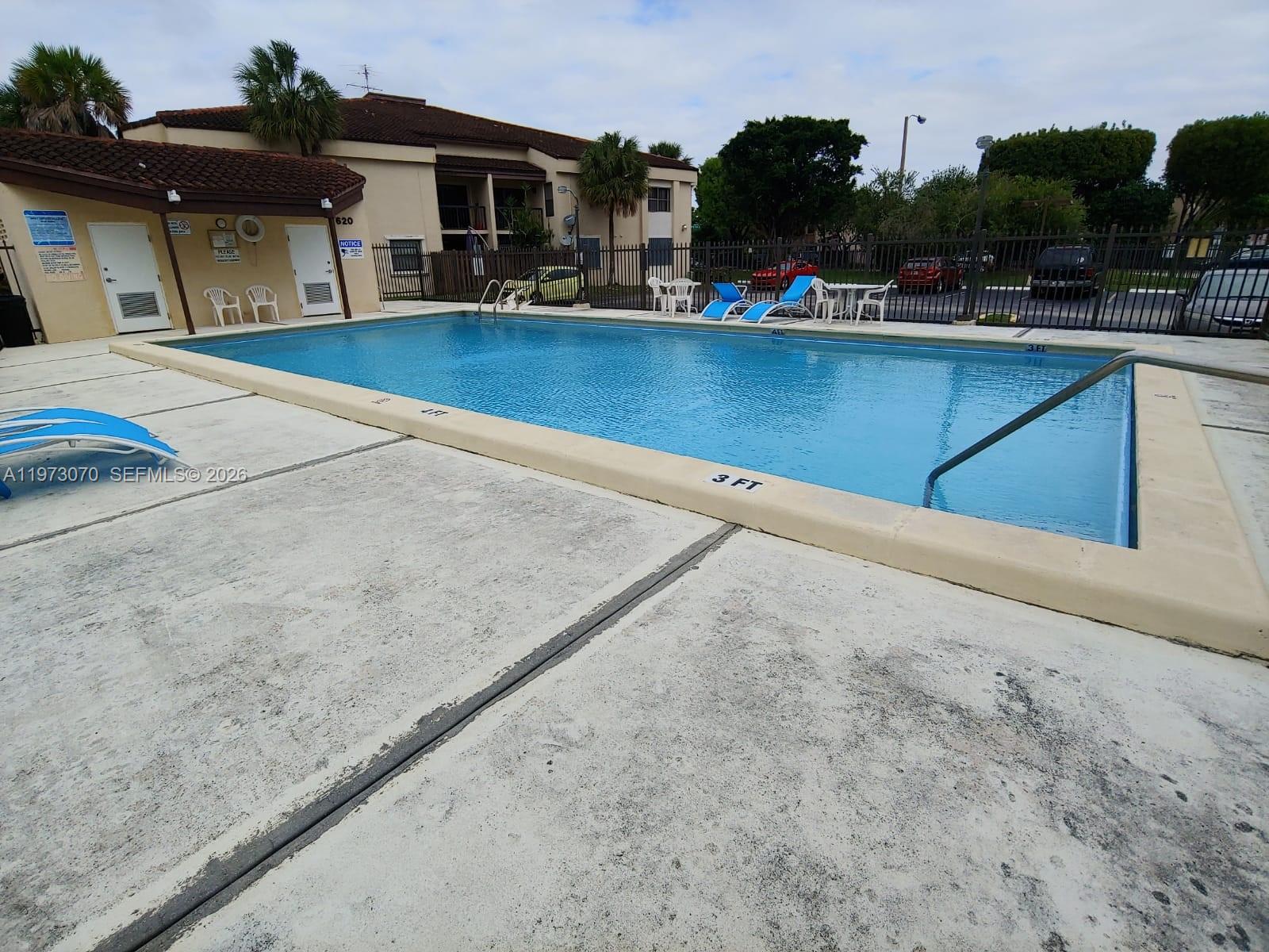 690 W Park Dr #2-204 Miami, FL 33172