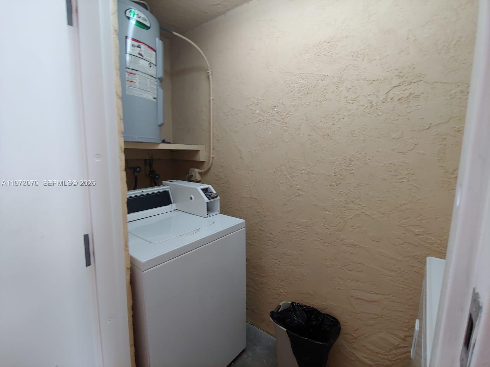 690 W Park Dr #2-204 Miami, FL 33172