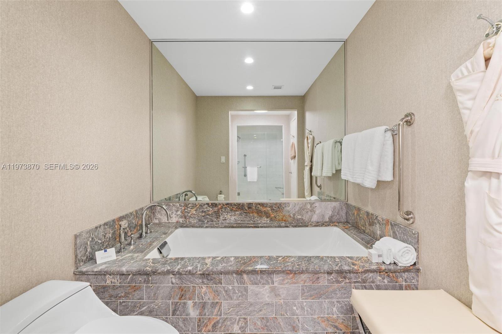 551 N Fort Lauderdale Bch Blvd #R1803 & R1804 Fort Lauderdale, FL 33304