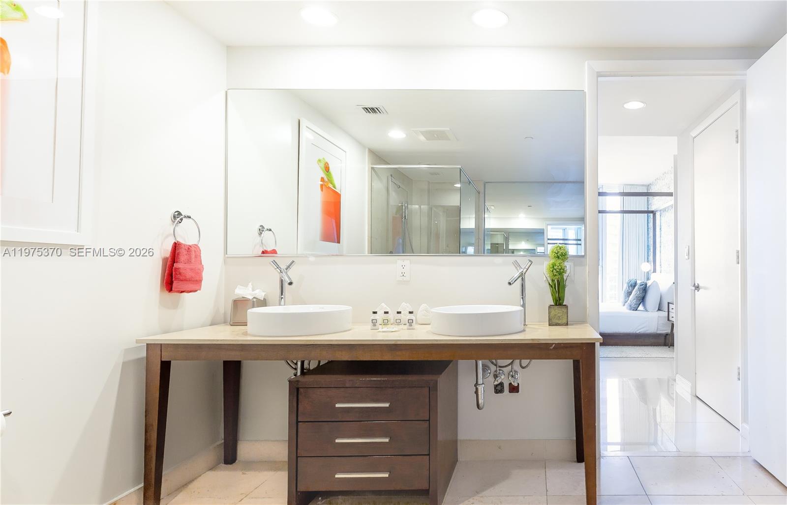 485 Brickell Ave #4702 Miami, FL 33131