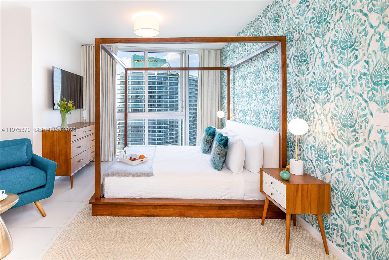 485 Brickell Ave #4702 Miami, FL 33131