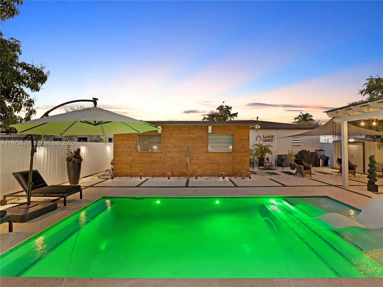 920 NE 159th St North Miami Beach, FL 33162