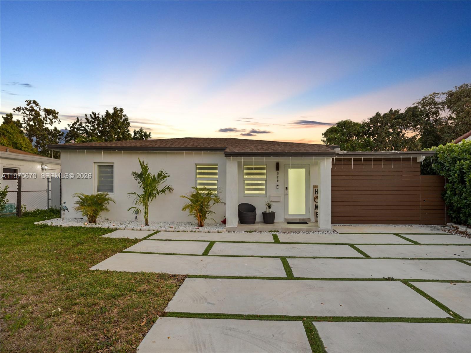 920 NE 159th St North Miami Beach, FL 33162