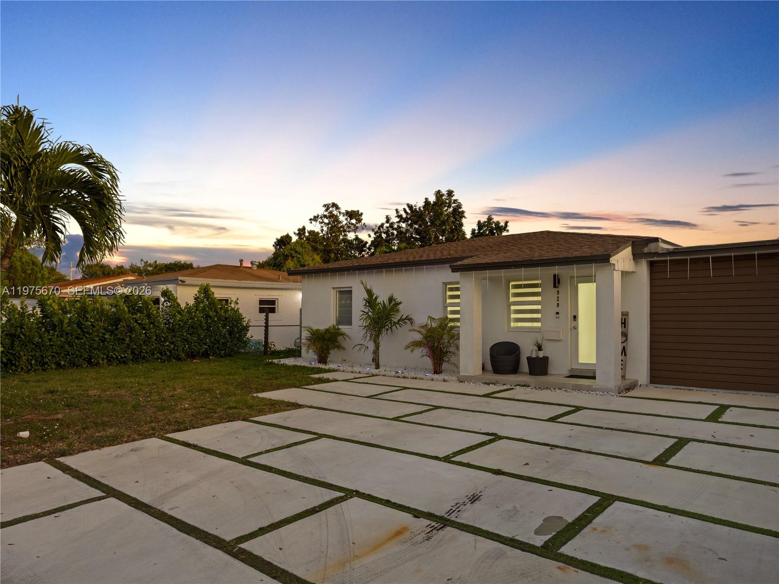 920 NE 159th St North Miami Beach, FL 33162