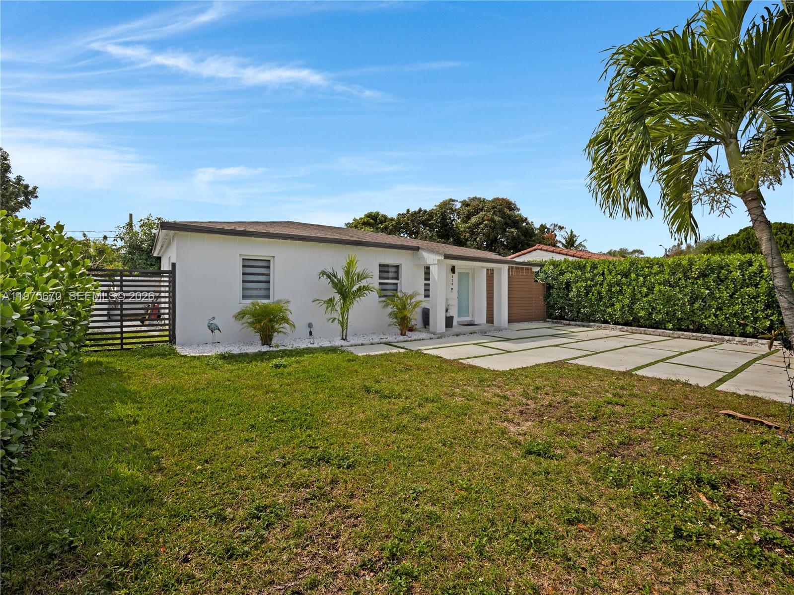 920 NE 159th St North Miami Beach, FL 33162