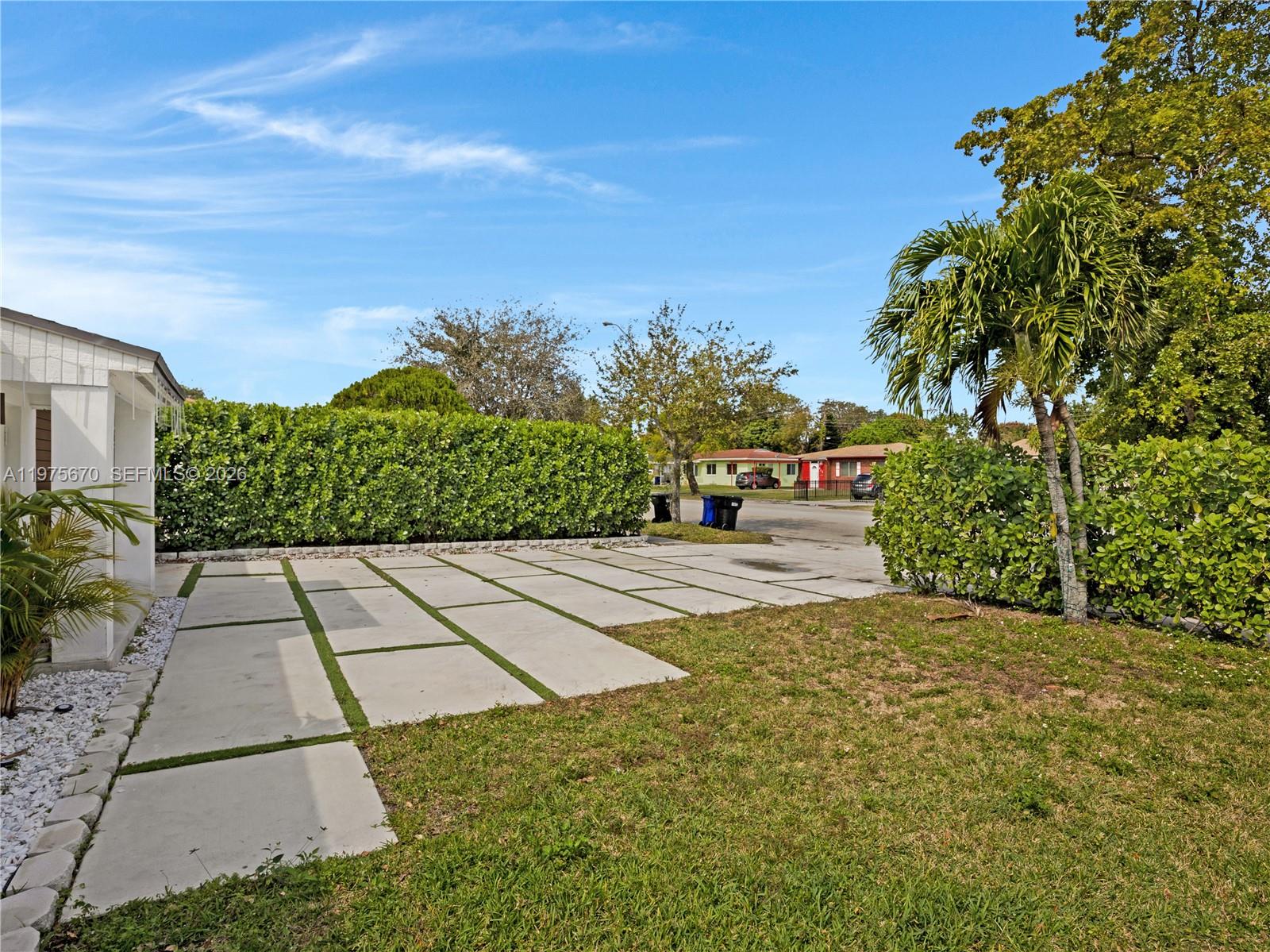 920 NE 159th St North Miami Beach, FL 33162