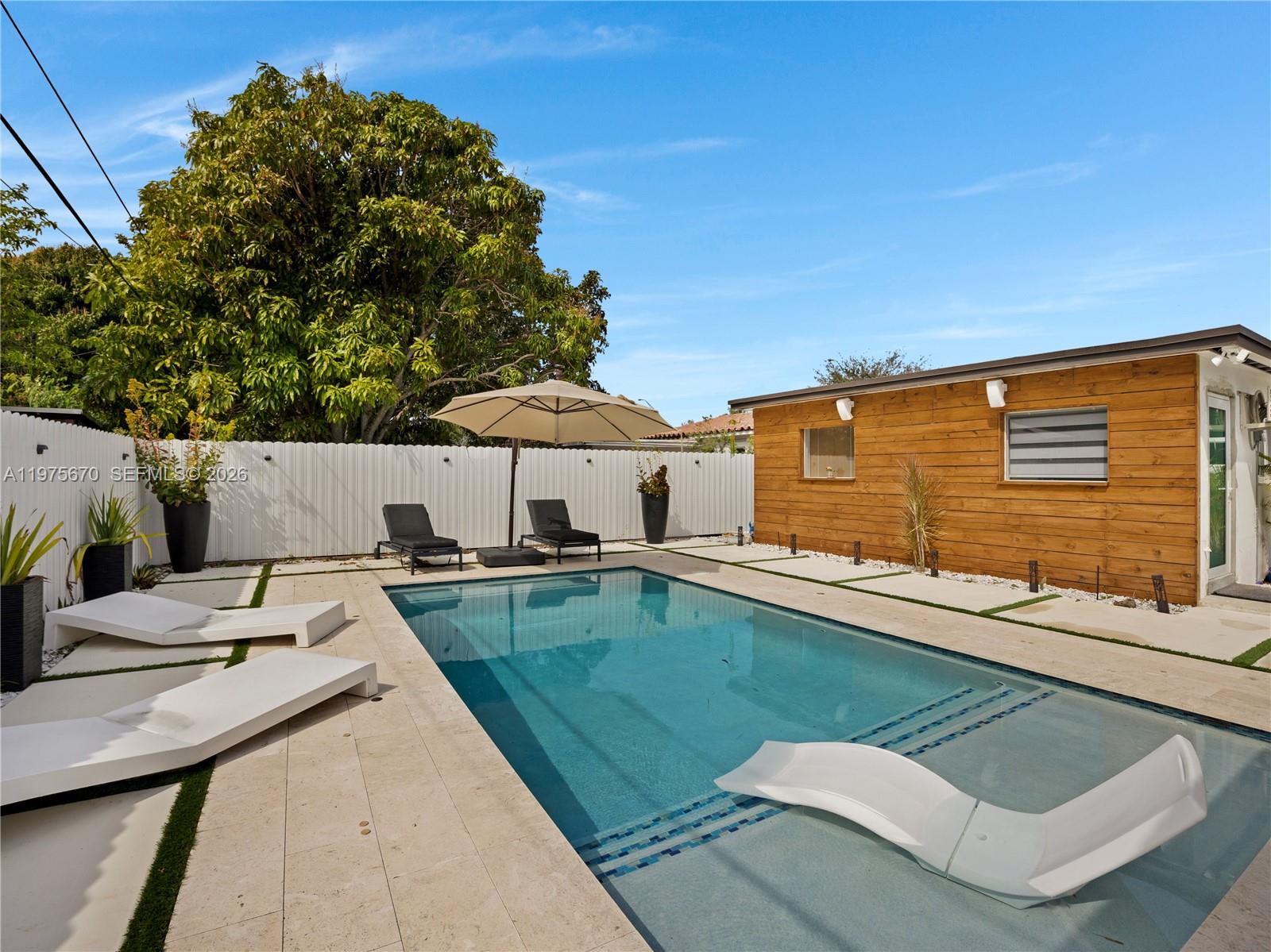 920 NE 159th St North Miami Beach, FL 33162