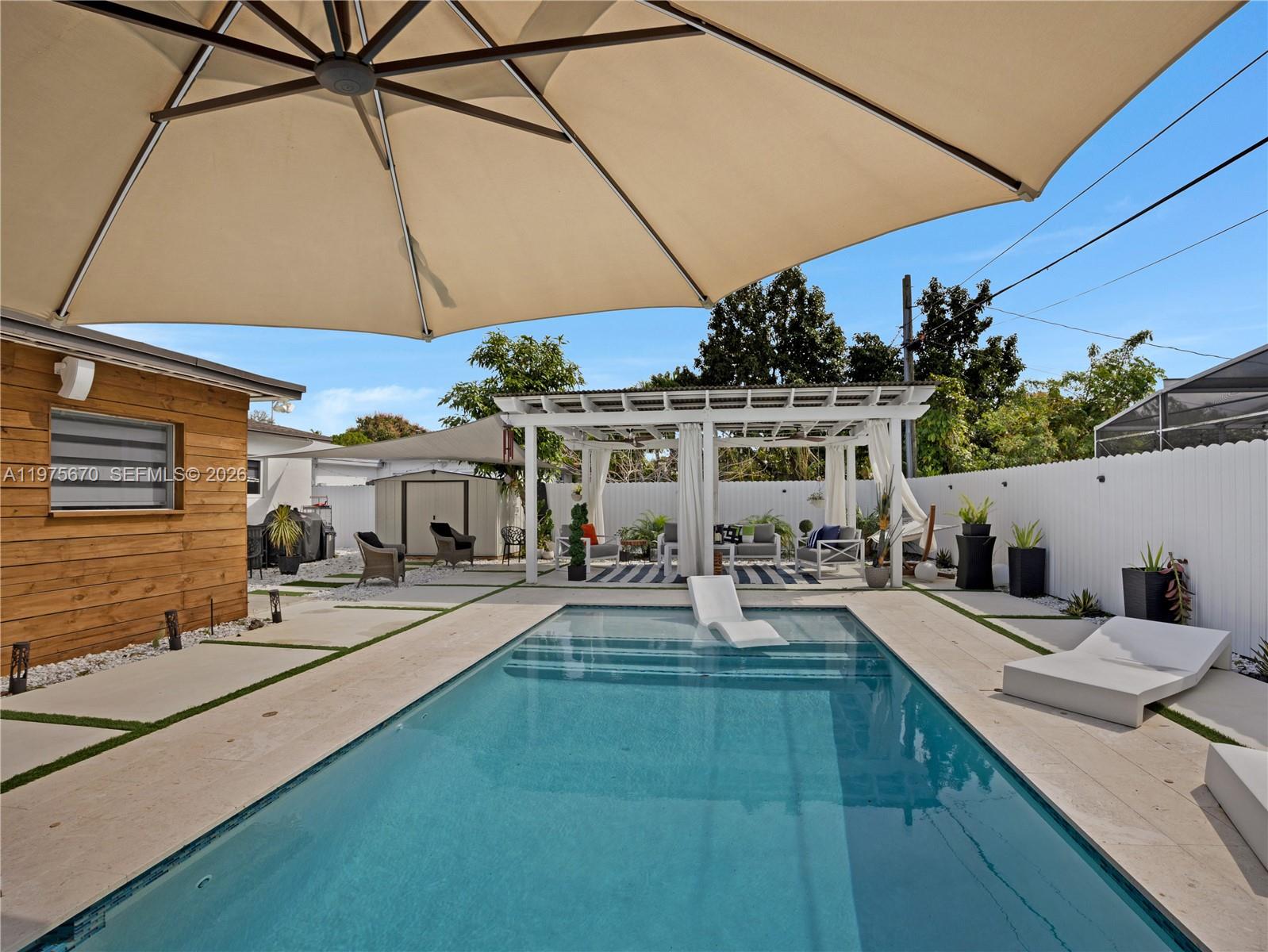 920 NE 159th St North Miami Beach, FL 33162