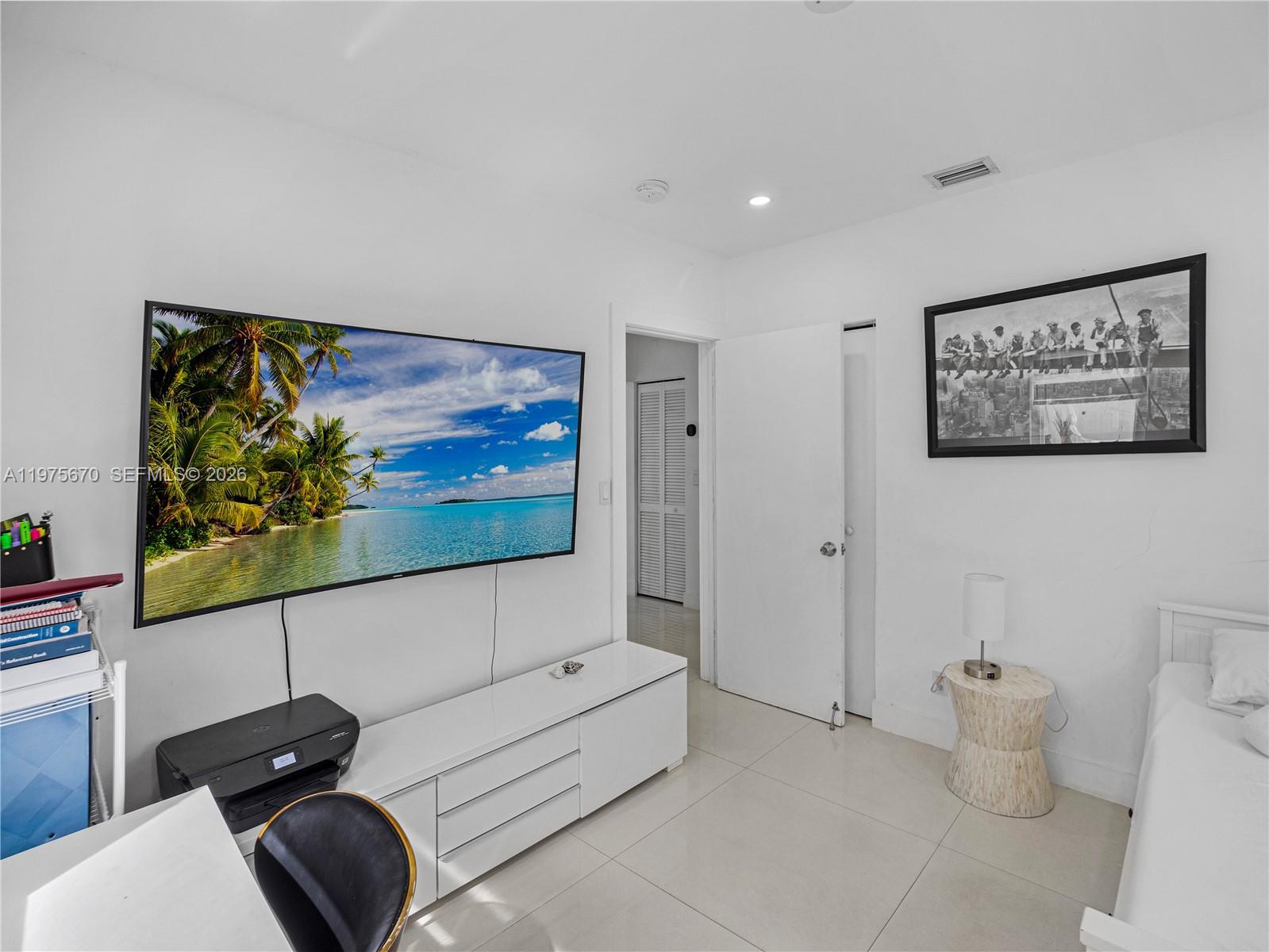 920 NE 159th St North Miami Beach, FL 33162