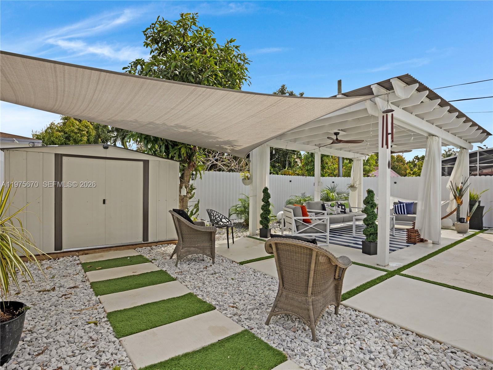 920 NE 159th St North Miami Beach, FL 33162