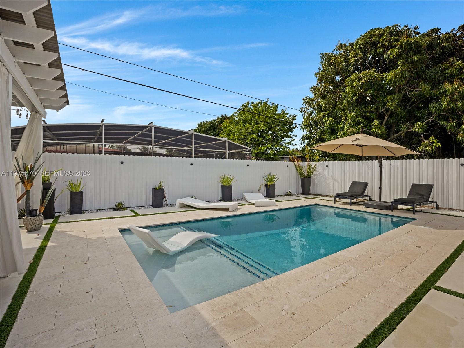 920 NE 159th St North Miami Beach, FL 33162