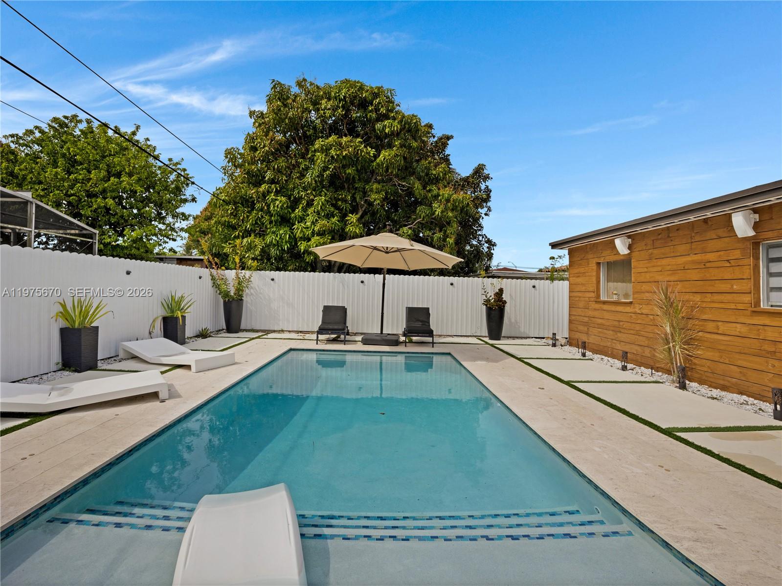 920 NE 159th St North Miami Beach, FL 33162