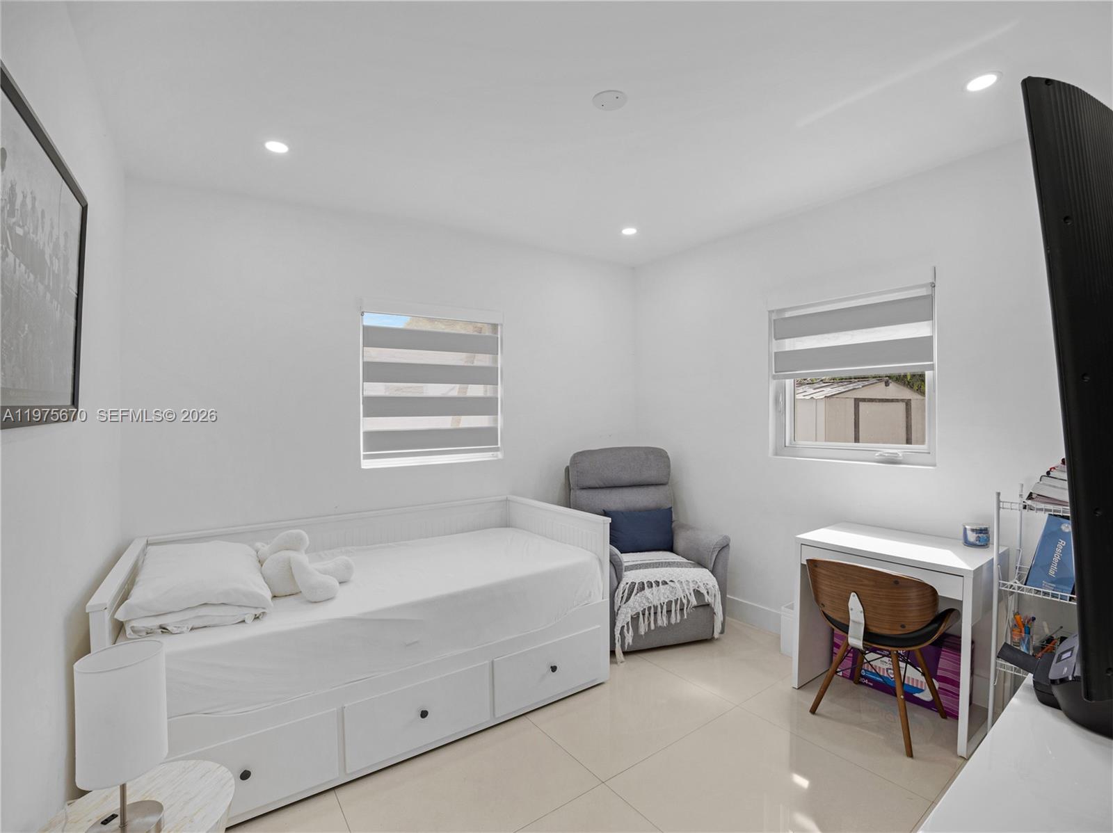 920 NE 159th St North Miami Beach, FL 33162