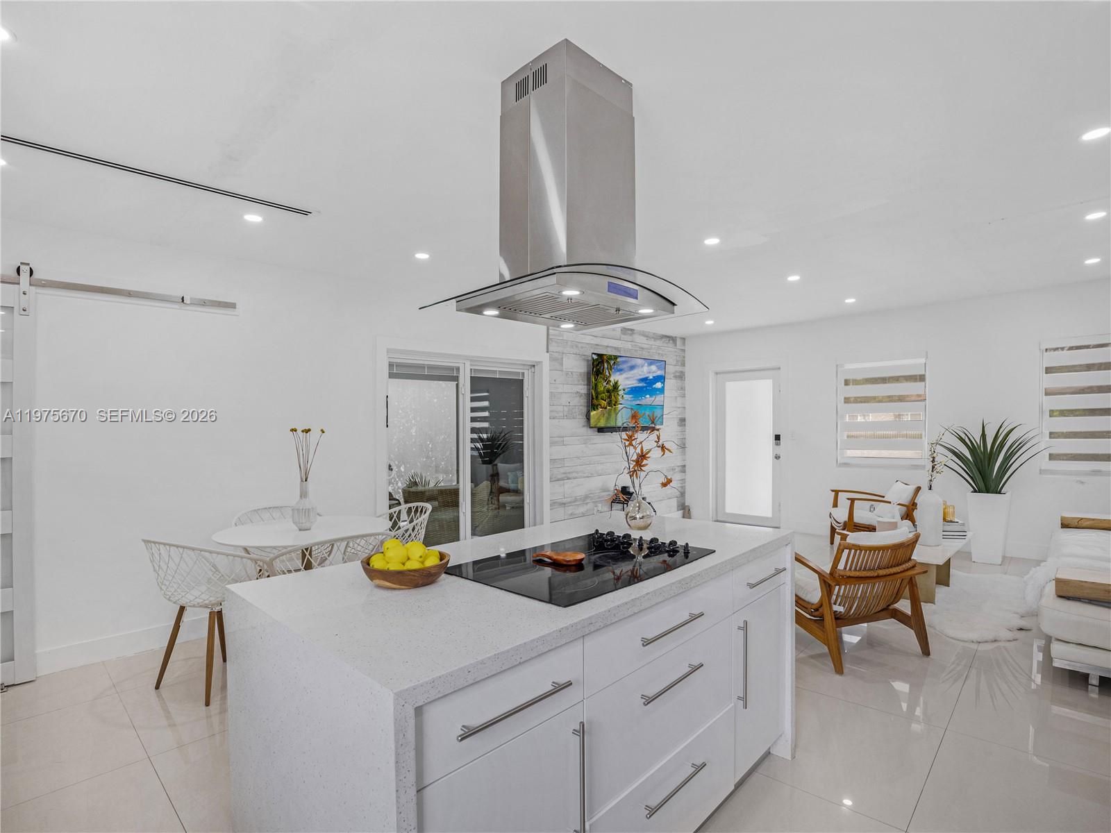 920 NE 159th St North Miami Beach, FL 33162