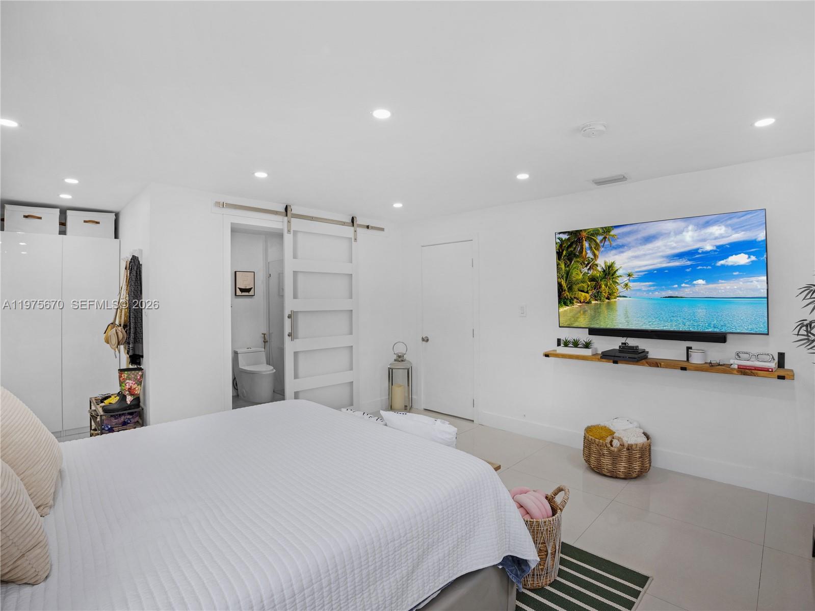 920 NE 159th St North Miami Beach, FL 33162