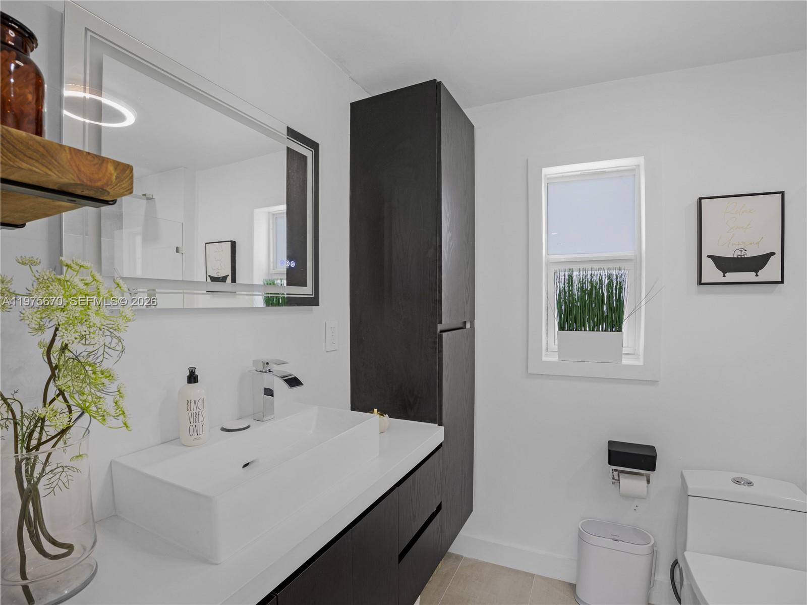 920 NE 159th St North Miami Beach, FL 33162