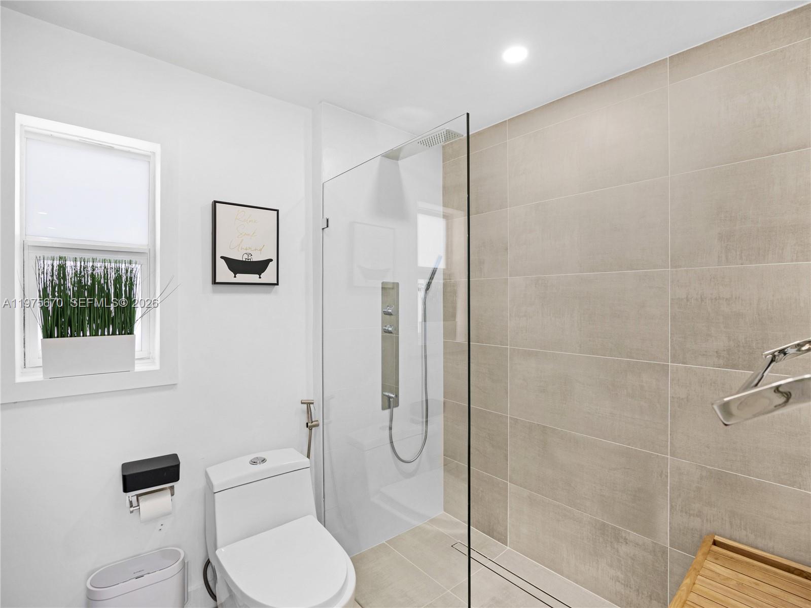 920 NE 159th St North Miami Beach, FL 33162