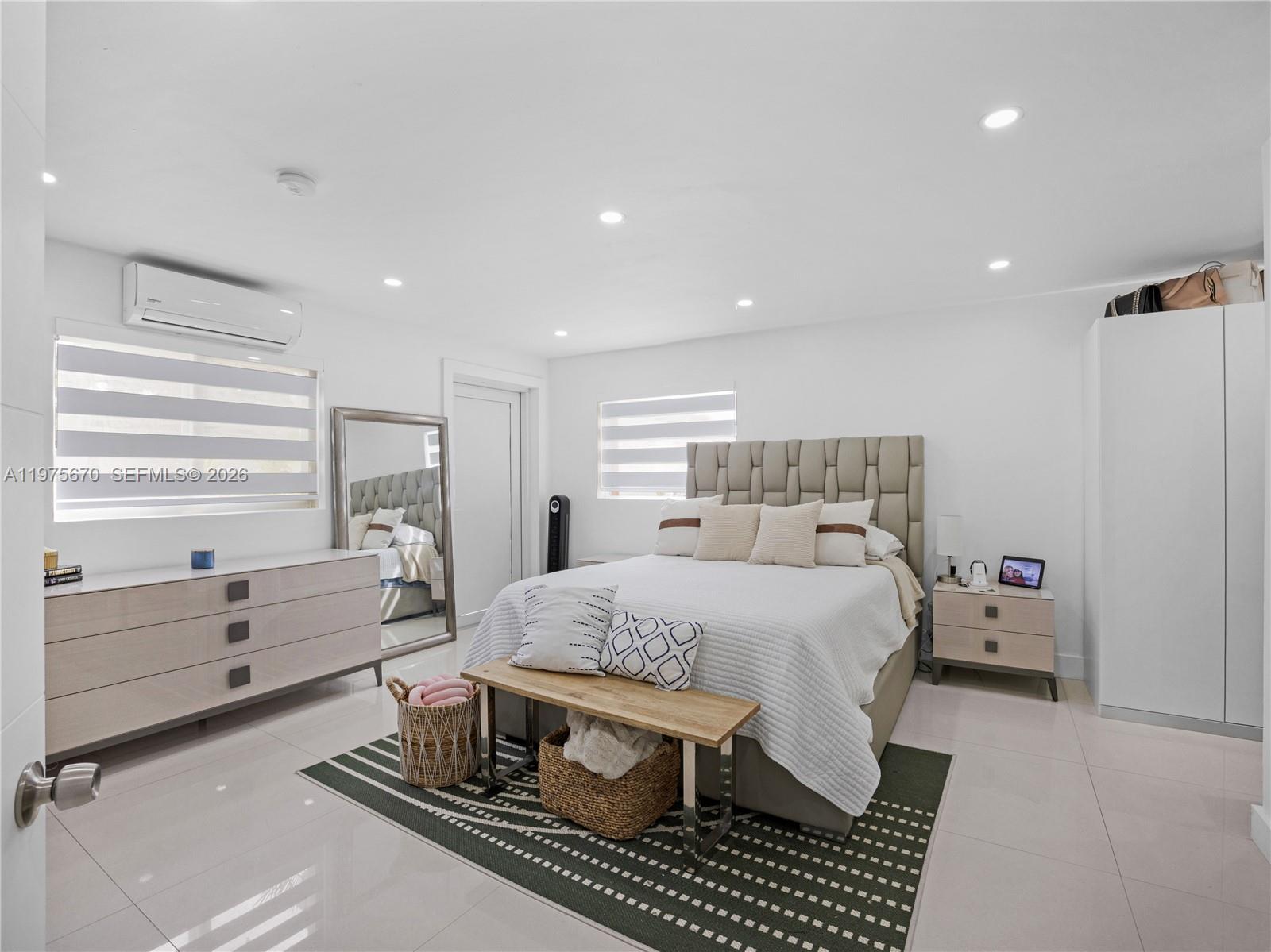 920 NE 159th St North Miami Beach, FL 33162