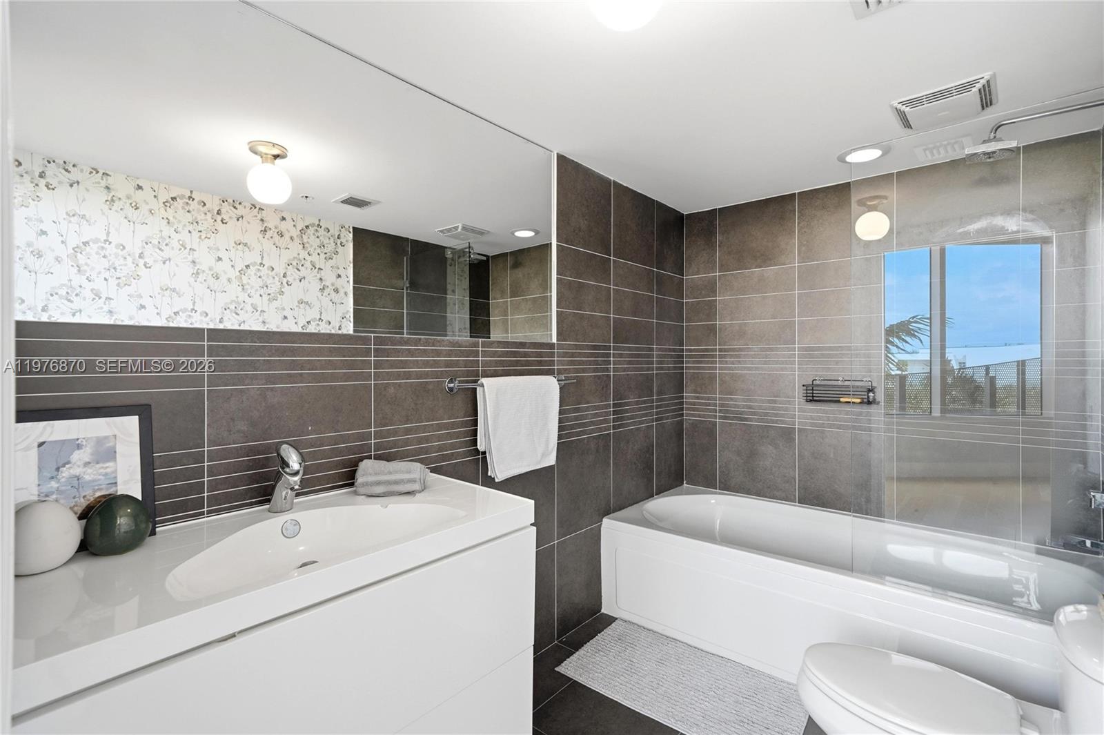 2155 Washington Ct #507 Miami Beach, FL 33139