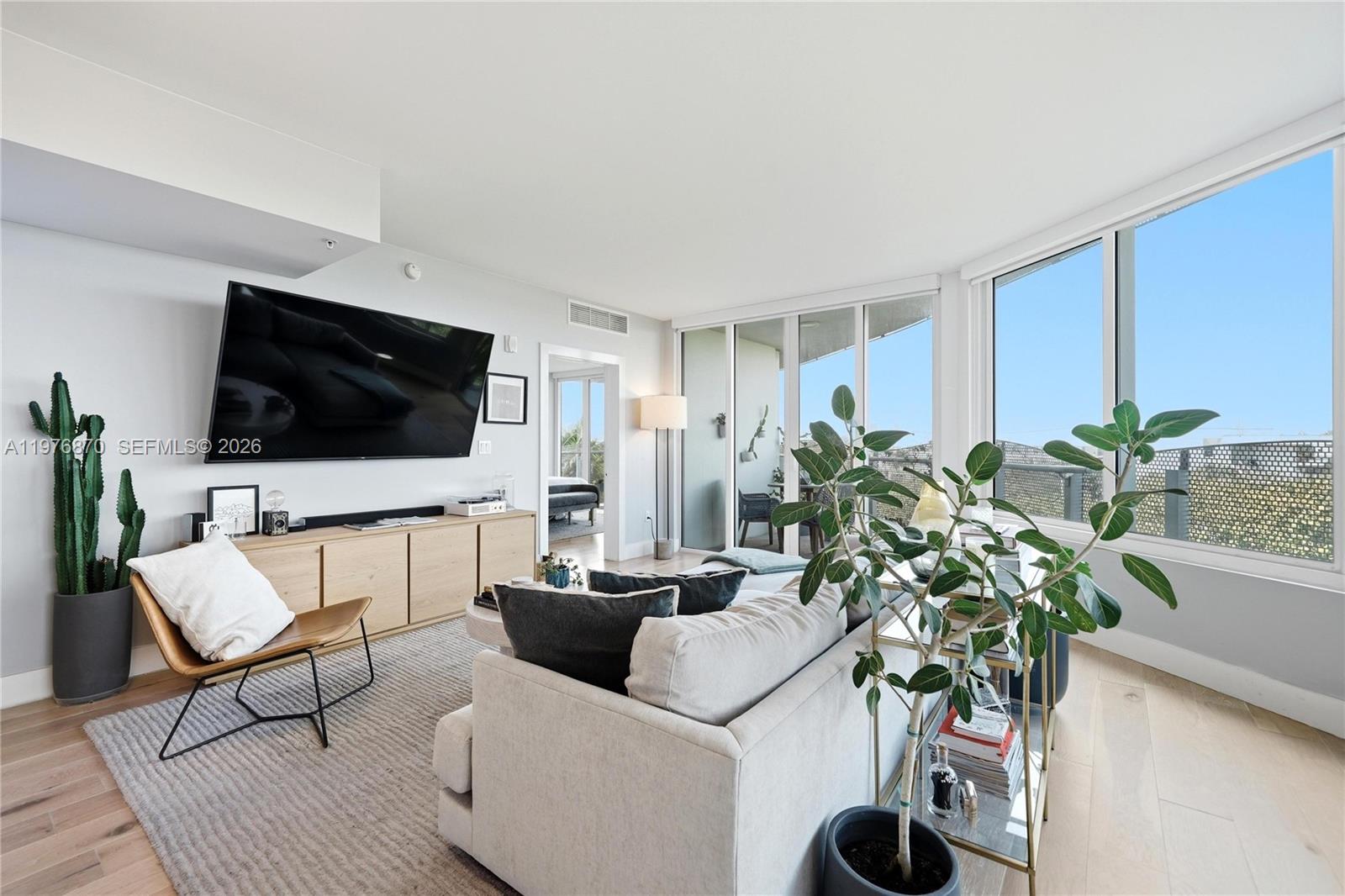 2155 Washington Ct #507 Miami Beach, FL 33139