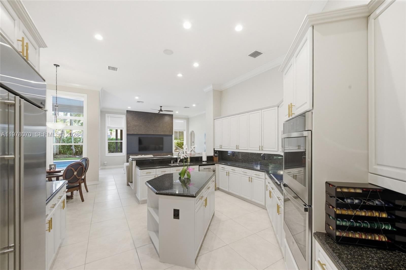 1397 Victoria Isle Dr Weston, FL 33327