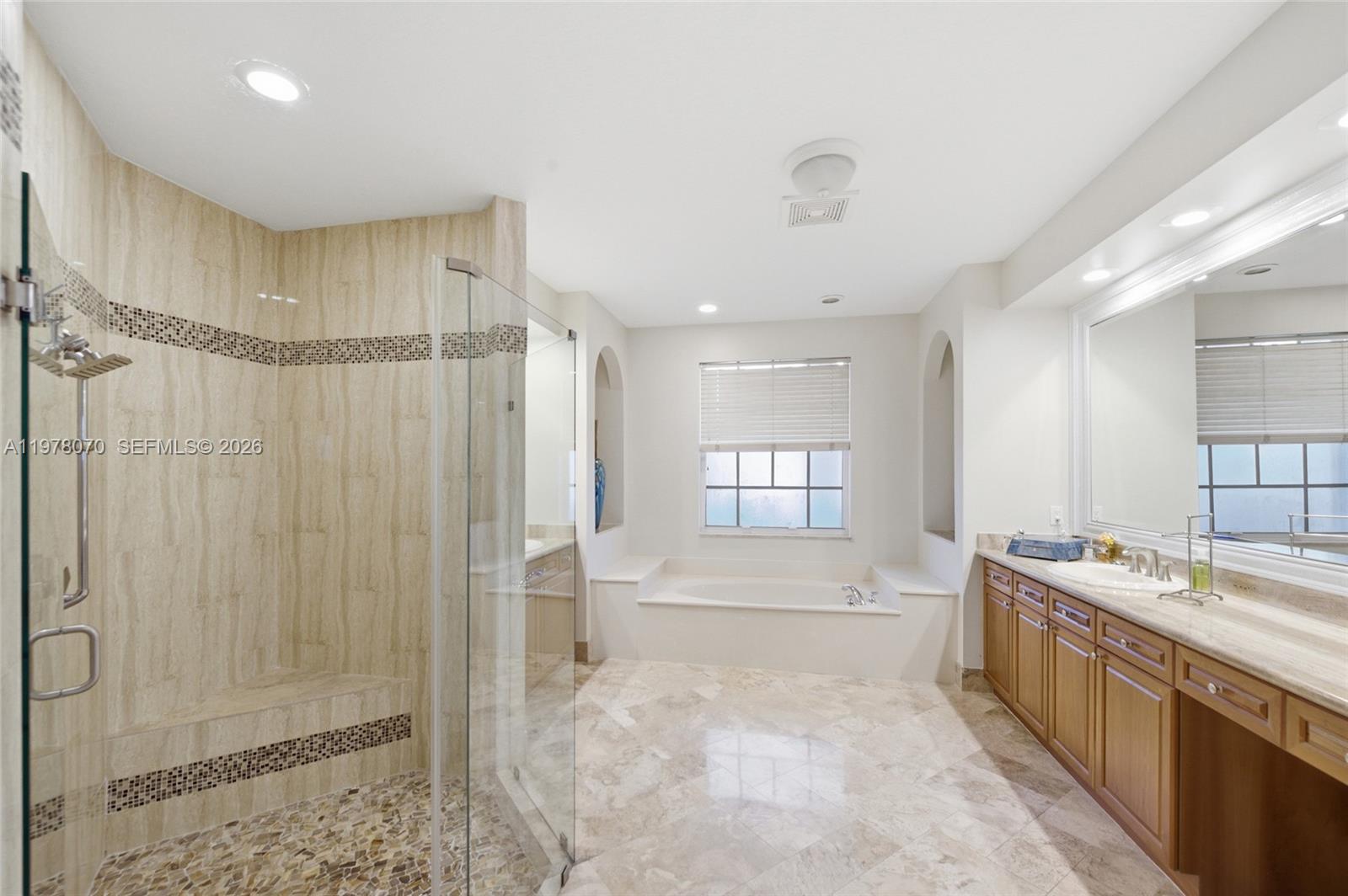 1397 Victoria Isle Dr Weston, FL 33327