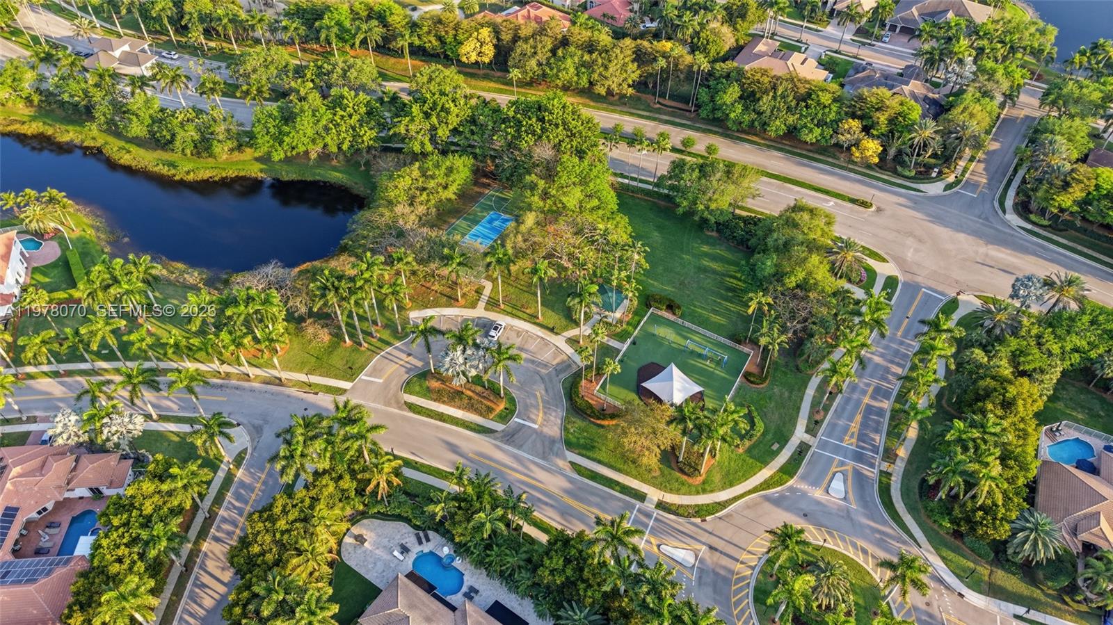 1397 Victoria Isle Dr Weston, FL 33327