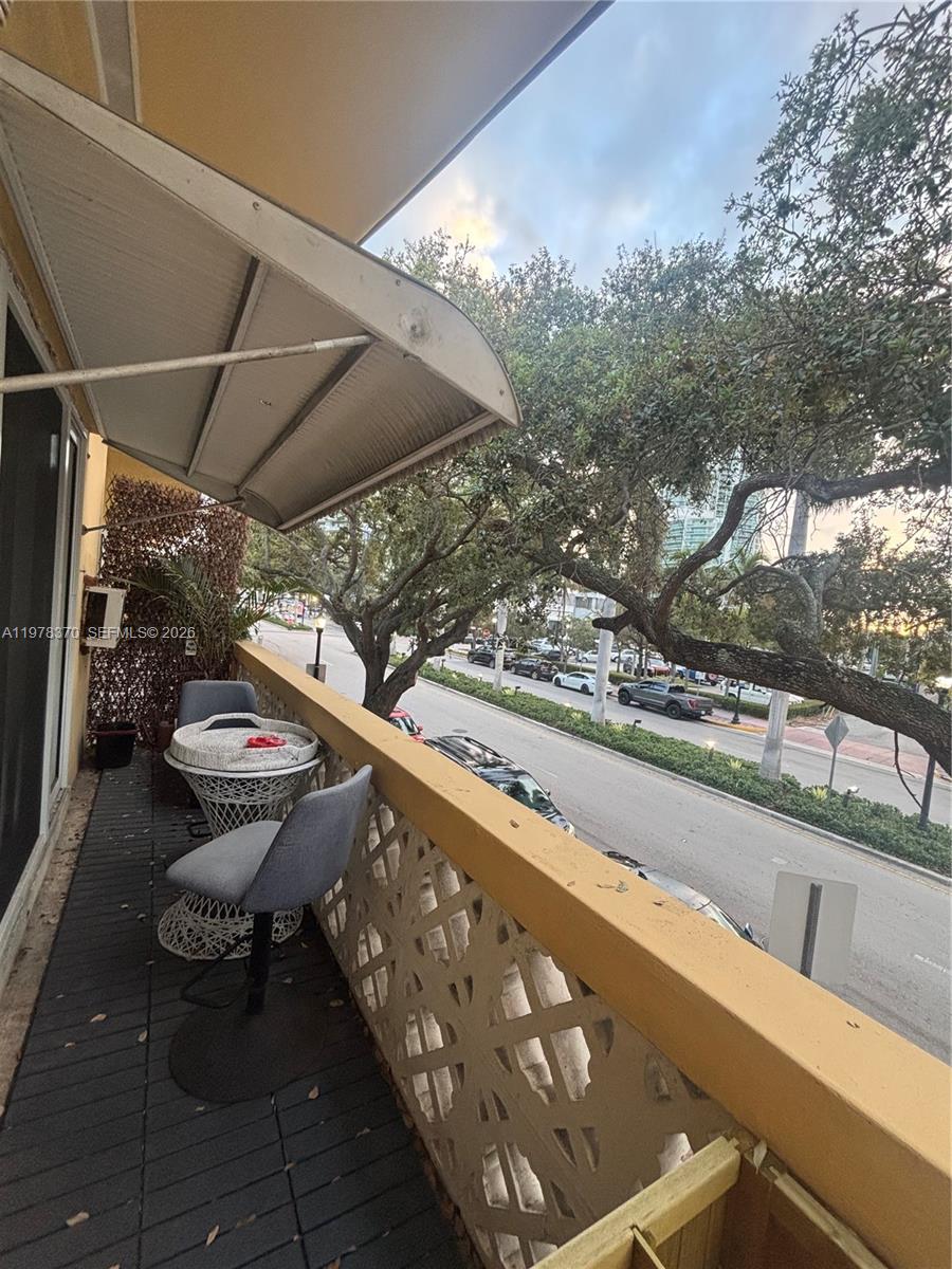 75 Washington Ave #12A Miami Beach, FL 33139