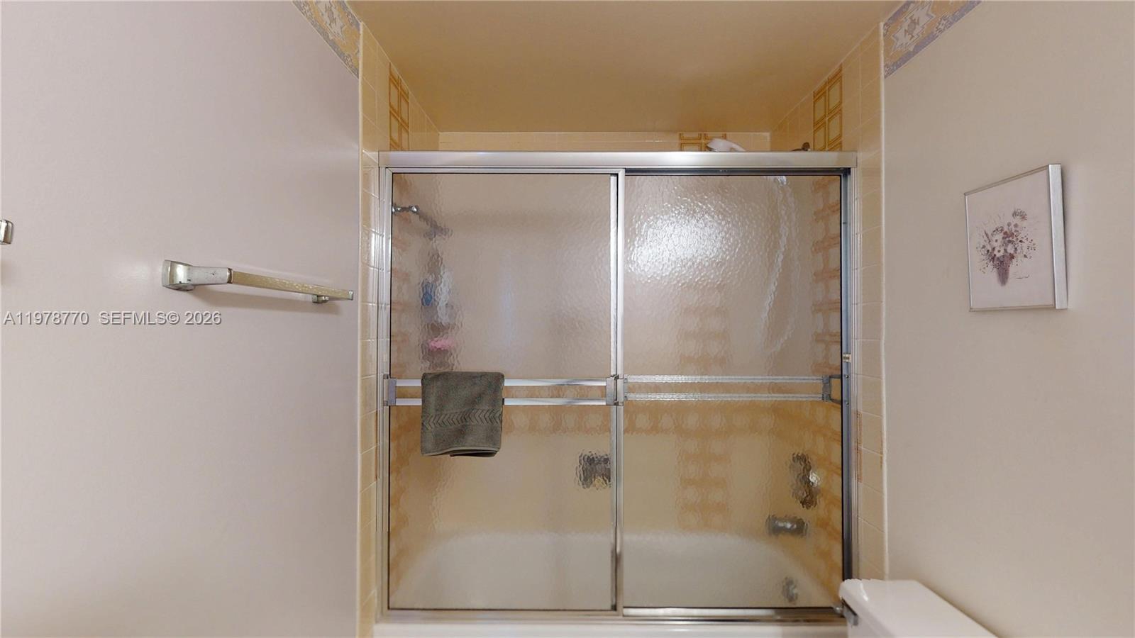 2500 Parkview Dr #902 Hallandale Beach, FL 33009