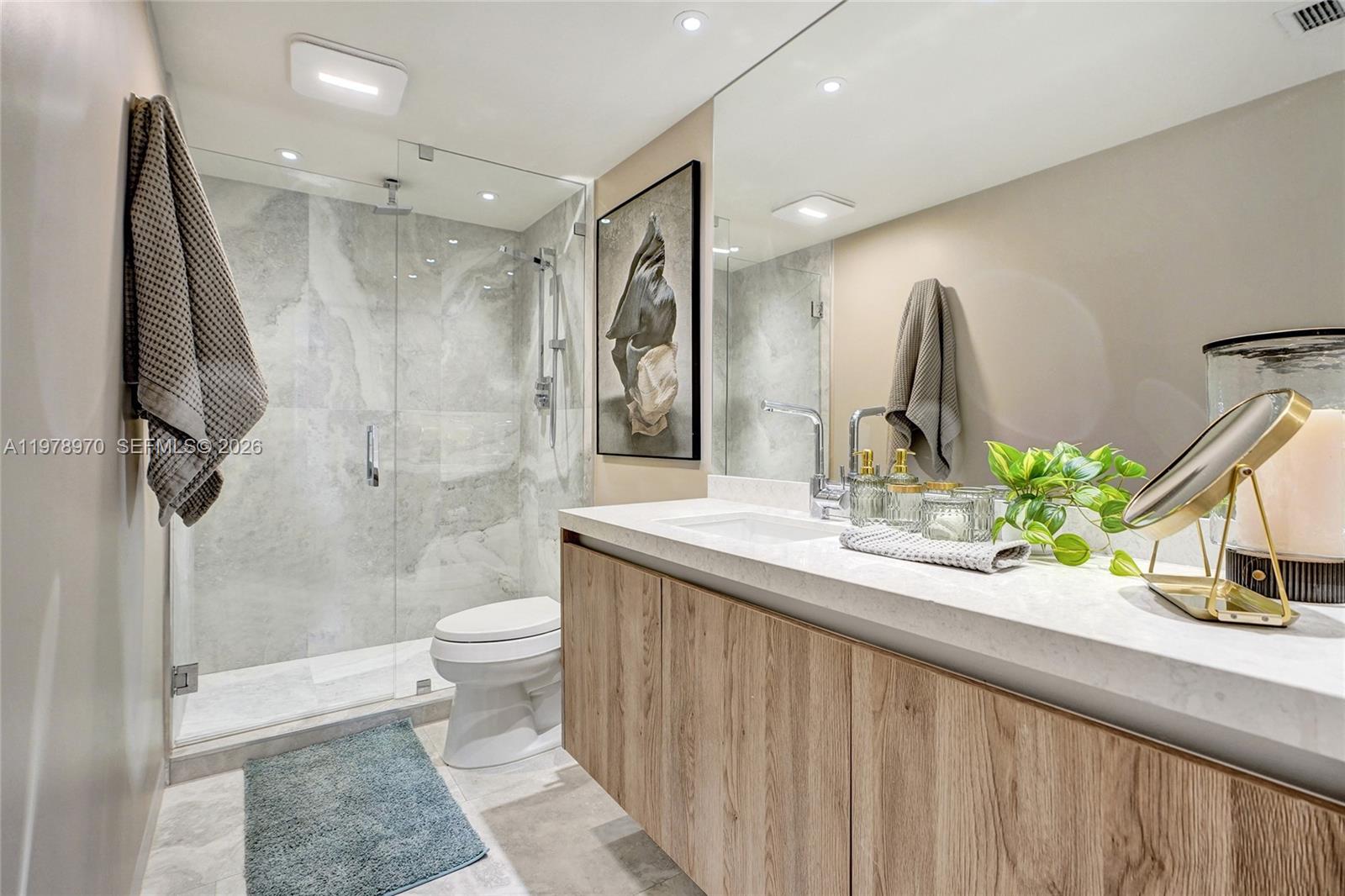 300 Bayview Dr #205 Sunny Isles Beach, FL 33160