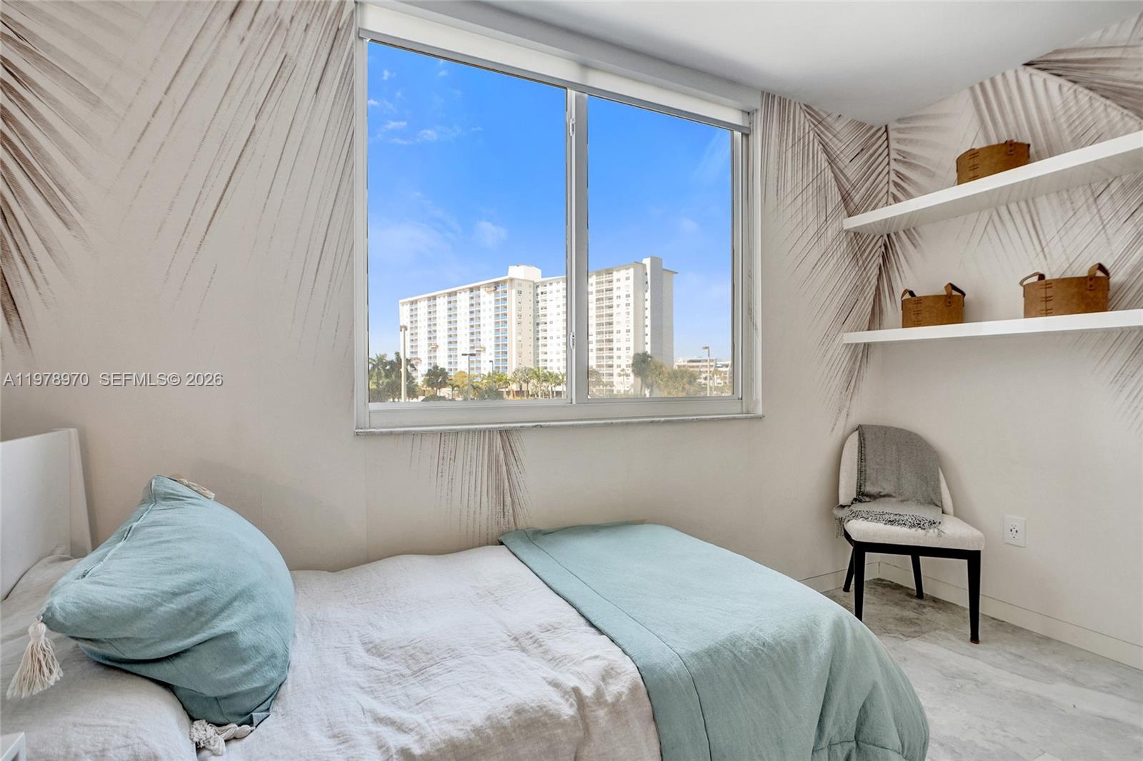 300 Bayview Dr #205 Sunny Isles Beach, FL 33160