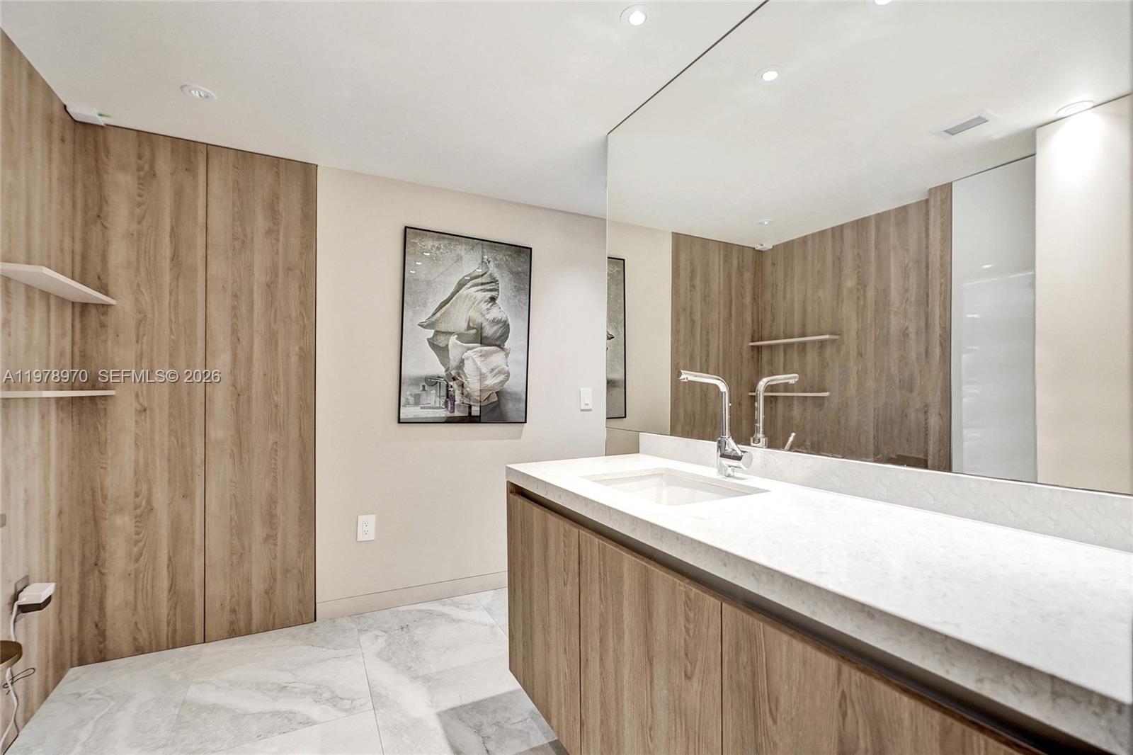 300 Bayview Dr #205 Sunny Isles Beach, FL 33160