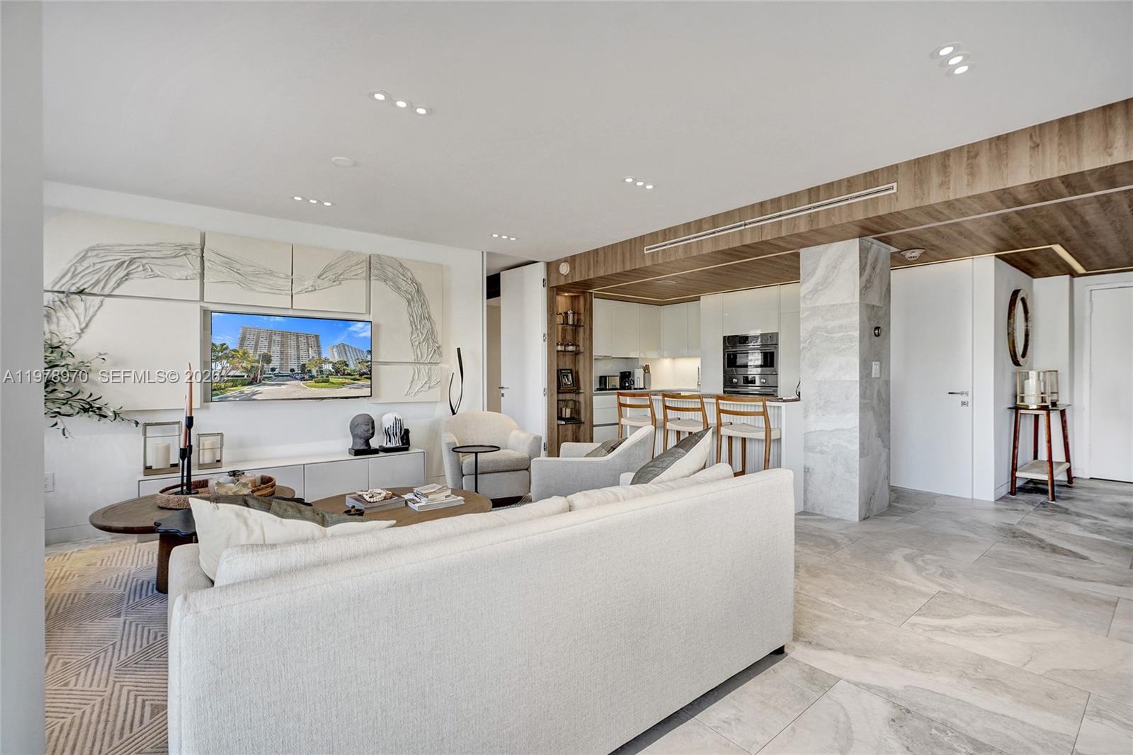 300 Bayview Dr #205 Sunny Isles Beach, FL 33160