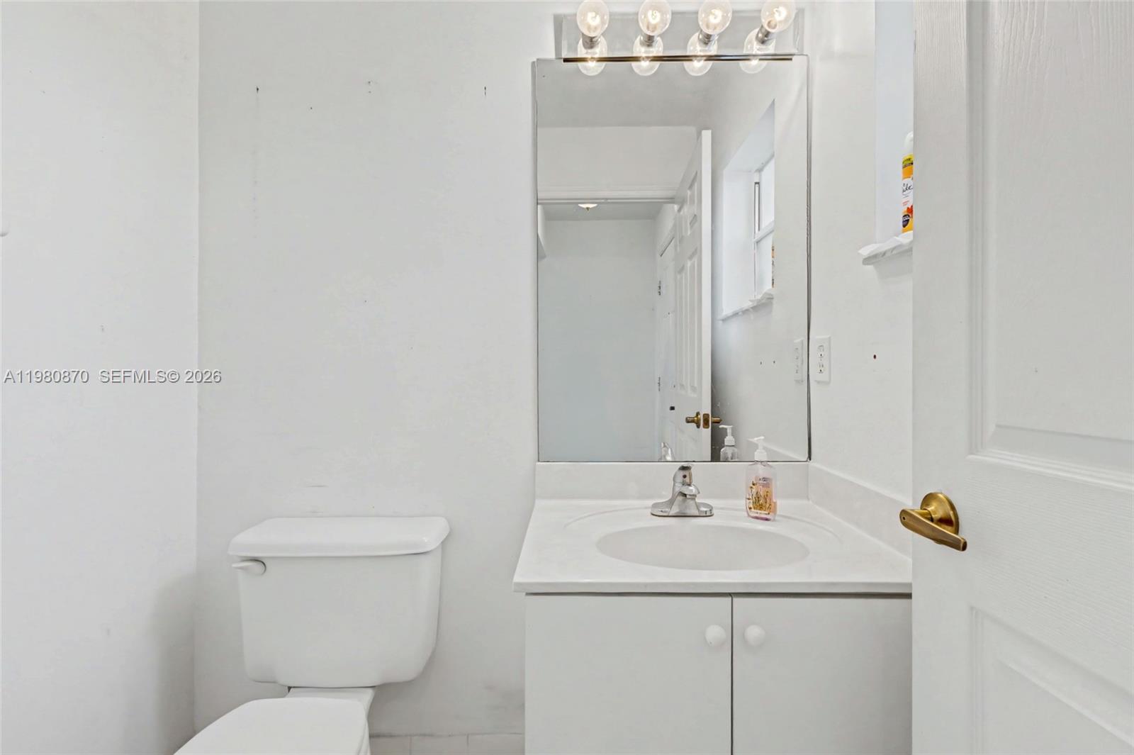 1550 N Trafalgar Cir Hollywood, FL 33020