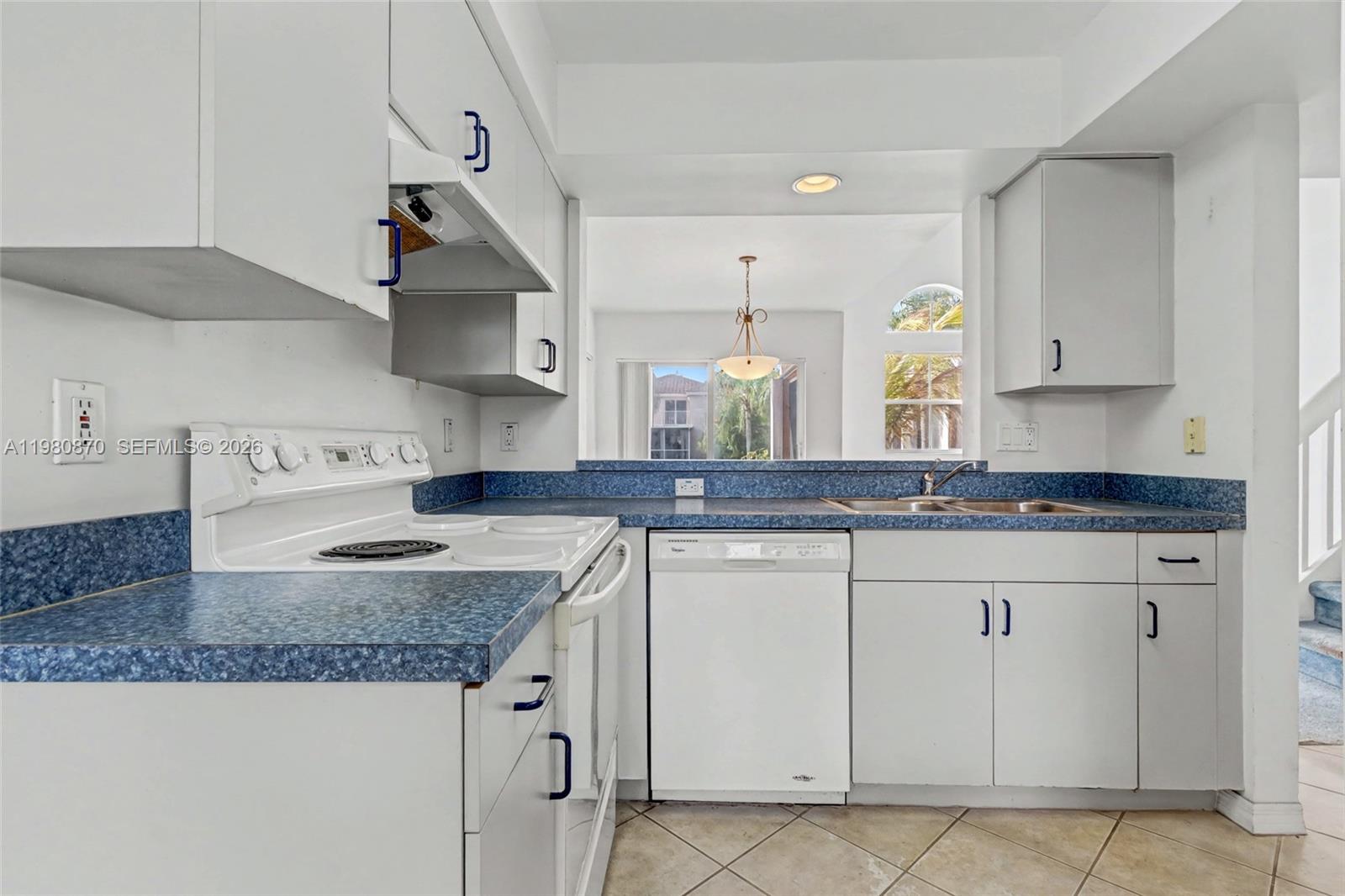 1550 N Trafalgar Cir Hollywood, FL 33020