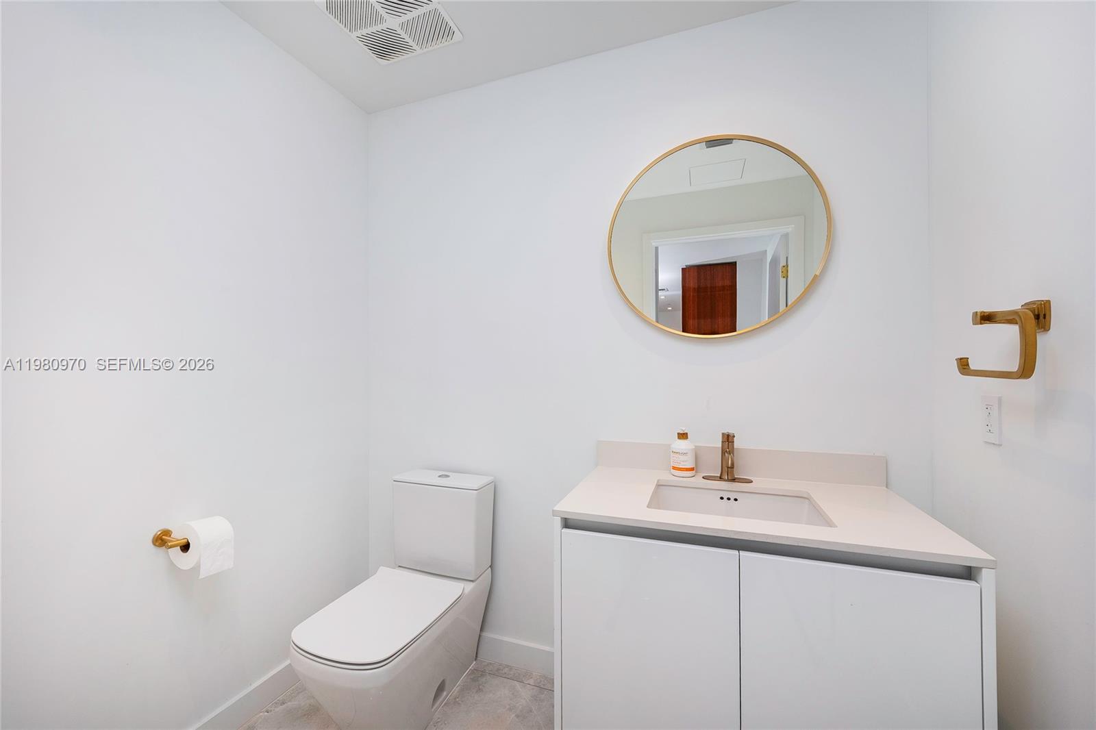 2678 Tigertail Ave #413 Miami, FL 33133