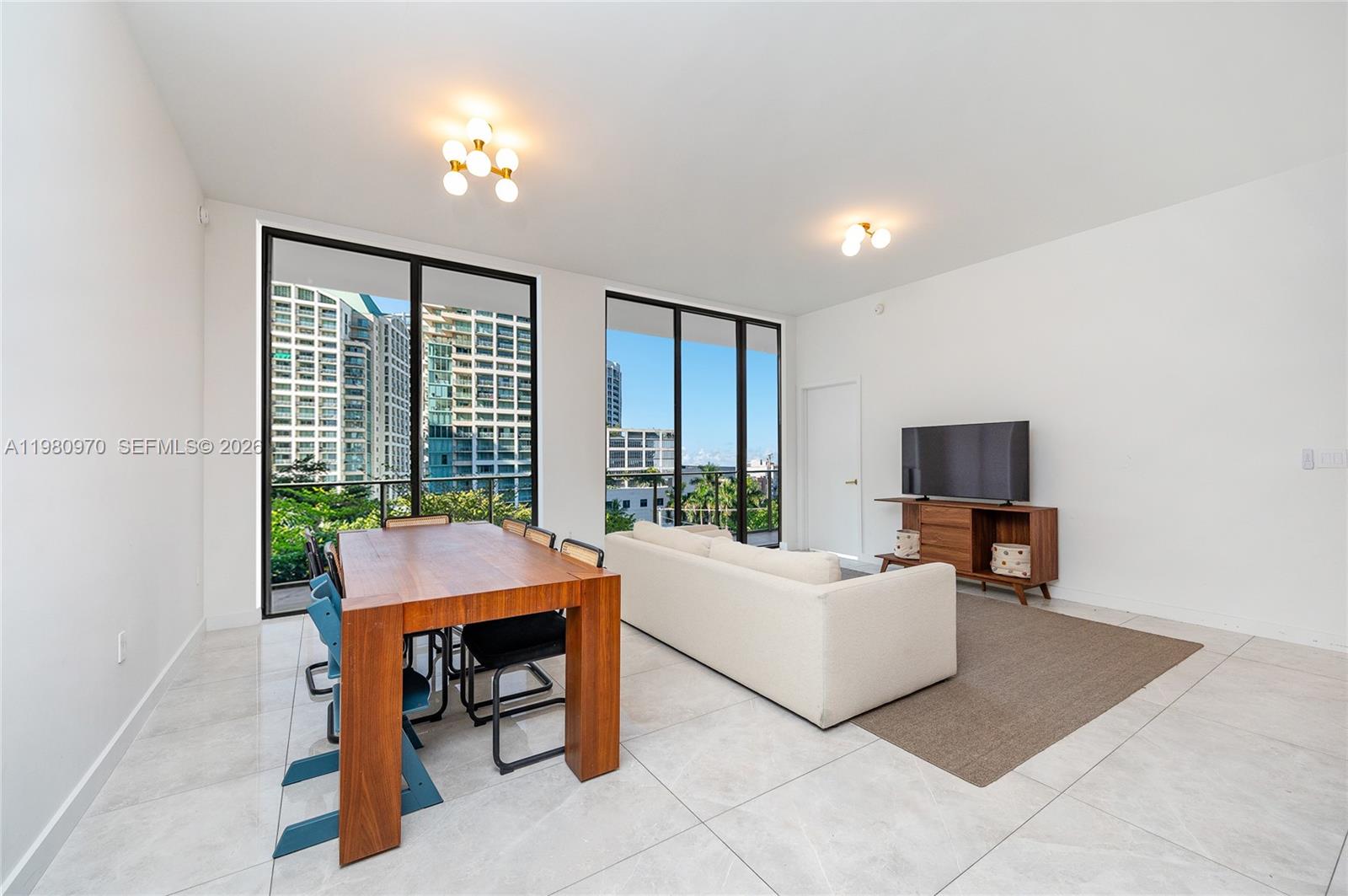 2678 Tigertail Ave #413 Miami, FL 33133