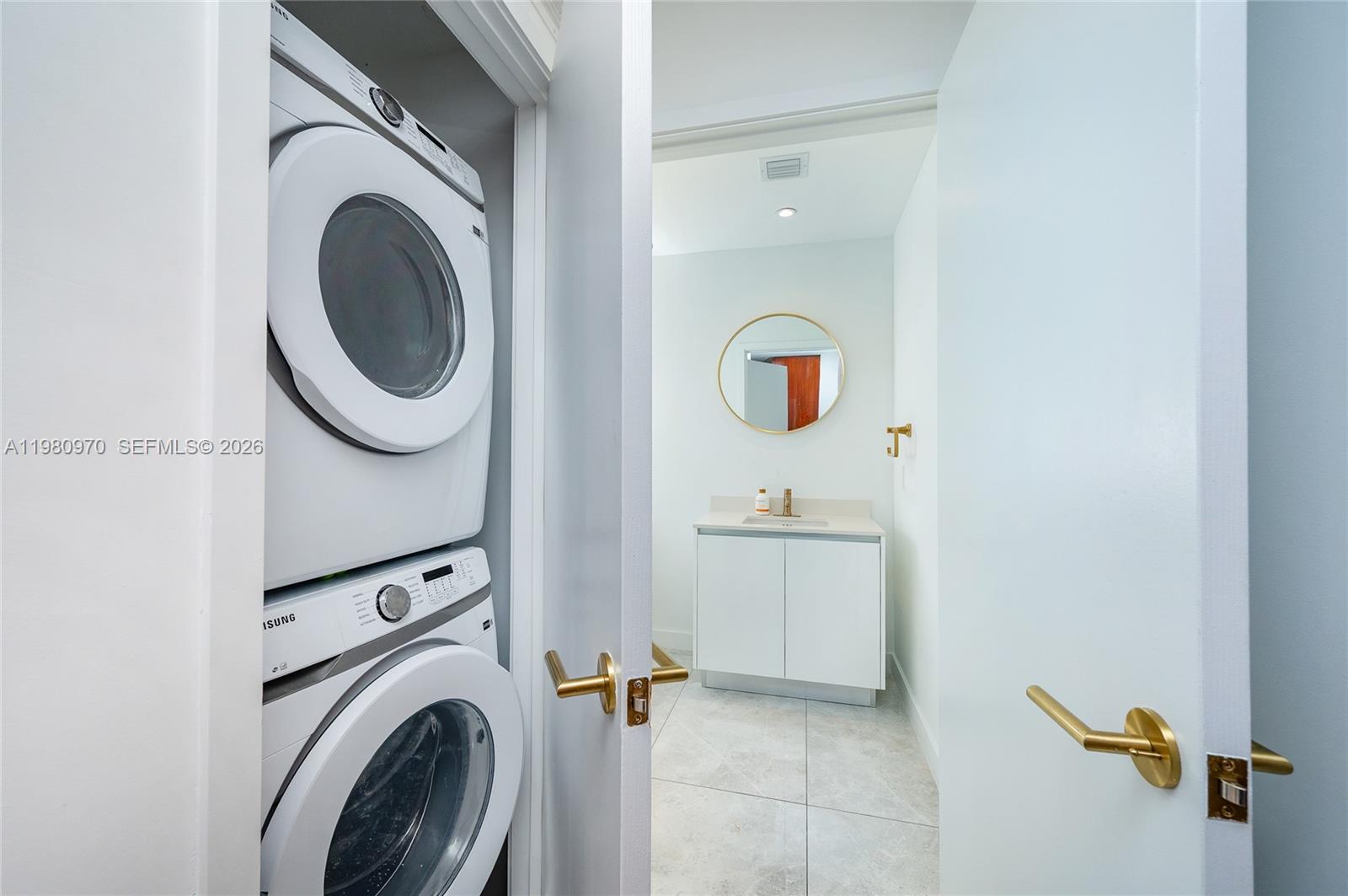 2678 Tigertail Ave #413 Miami, FL 33133