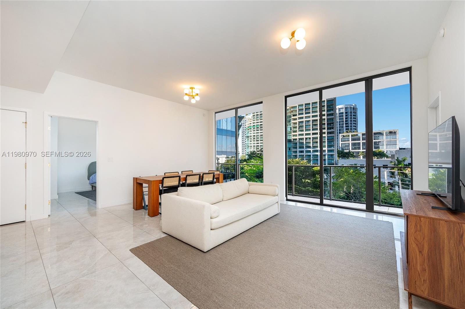 2678 Tigertail Ave #413 Miami, FL 33133