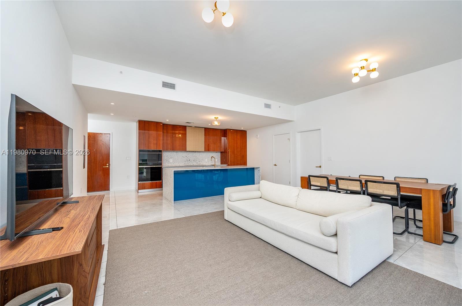 2678 Tigertail Ave #413 Miami, FL 33133